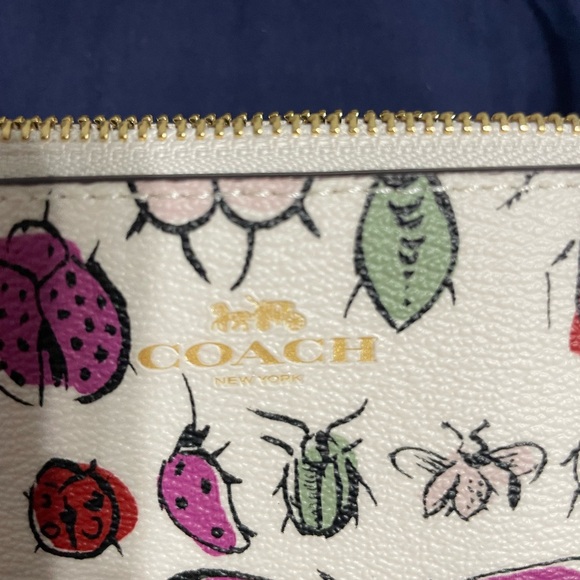 RARE NWT Coach Wristlet - Corner Zip Creature Print - Picture 6 of 10